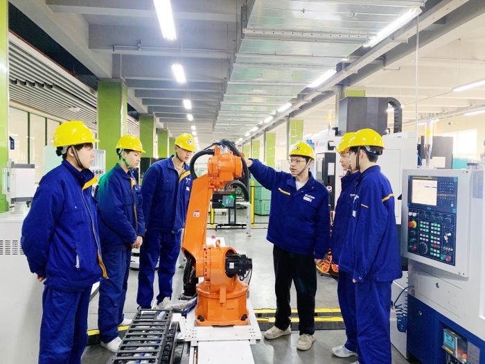 智能装备运行与维护（技师）