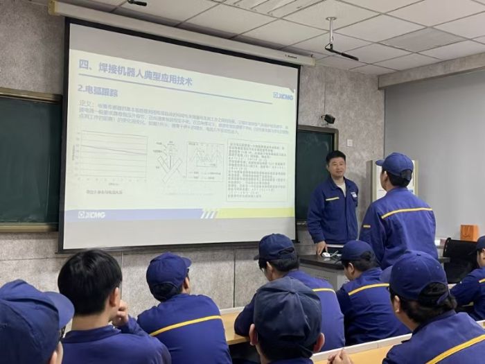 校企联动共探智造前沿 | 徐工专家进校园赋能产教融合新生态